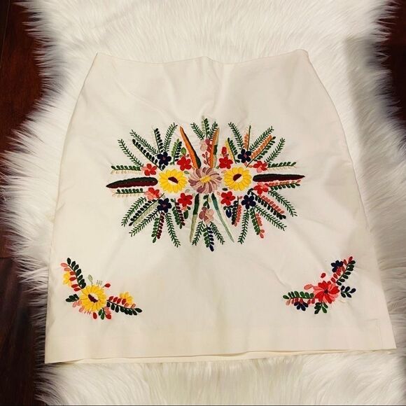 Michael Kors White Floral Embroidered Mini Skirt 4 - Picture 1 of 8